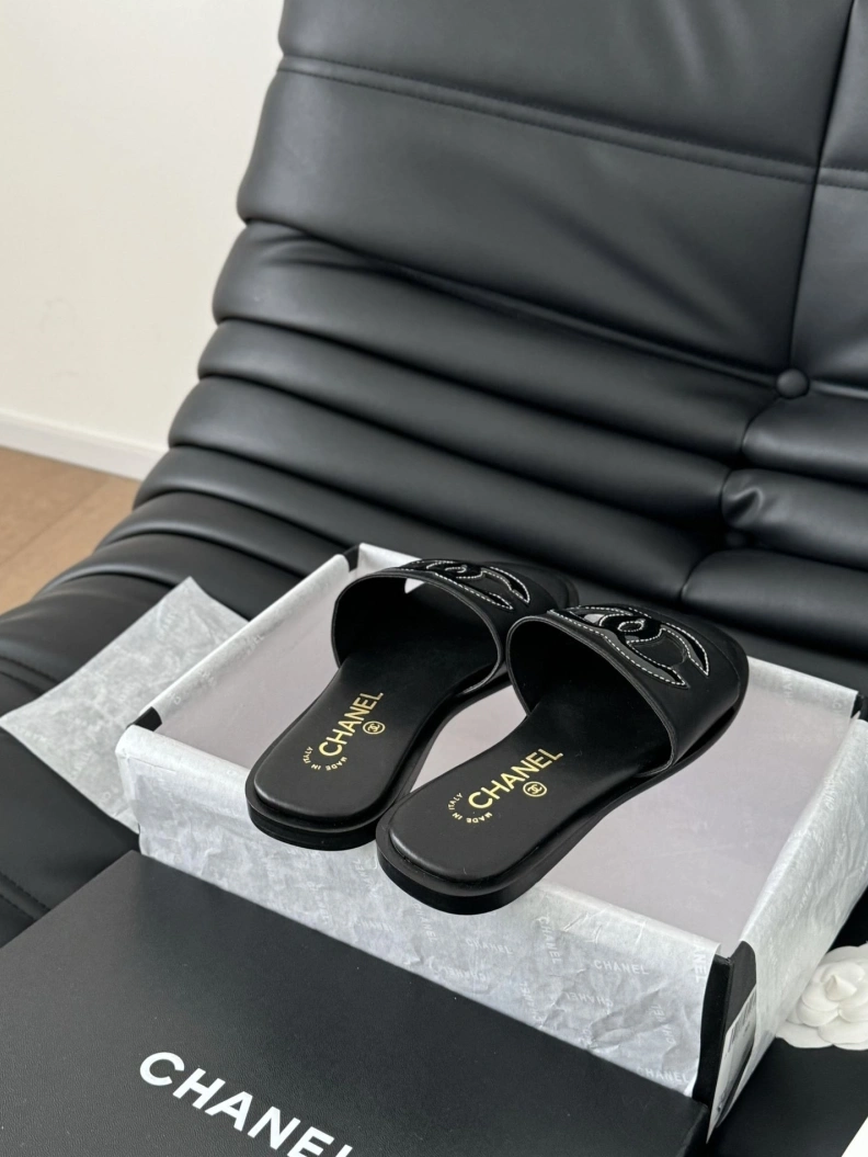 Comfortable Chxnxl Slippers 120168