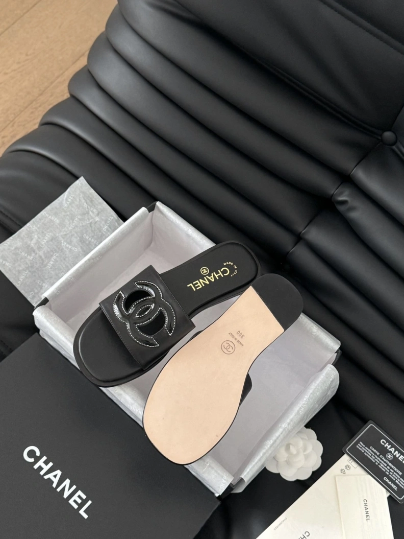Comfortable Chxnxl Slippers 120168