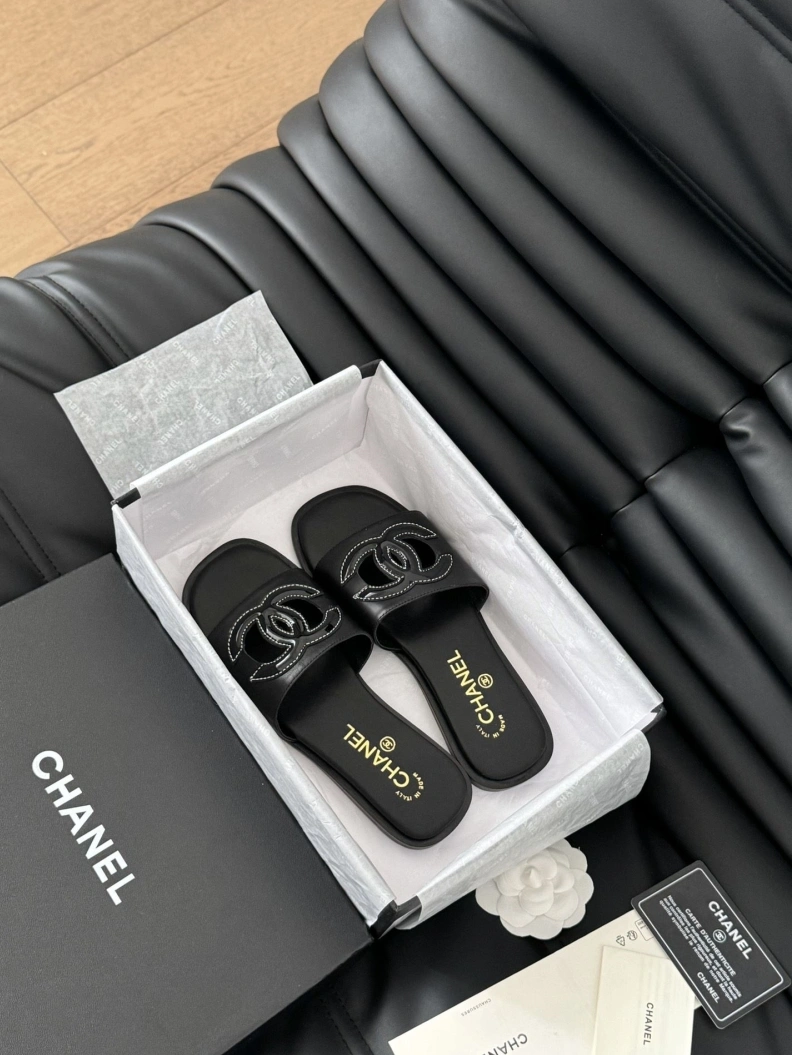 Comfortable Chxnxl Slippers 120168