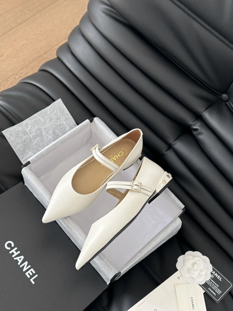 EyeCatching Chxnxl Flat Shoes 120999