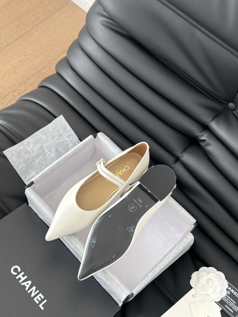 EyeCatching Chxnxl Flat Shoes 120999