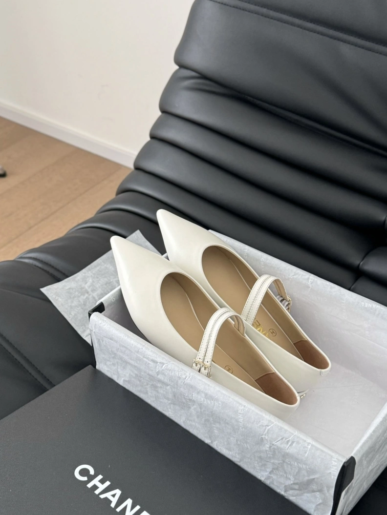 EyeCatching Chxnxl Flat Shoes 120999