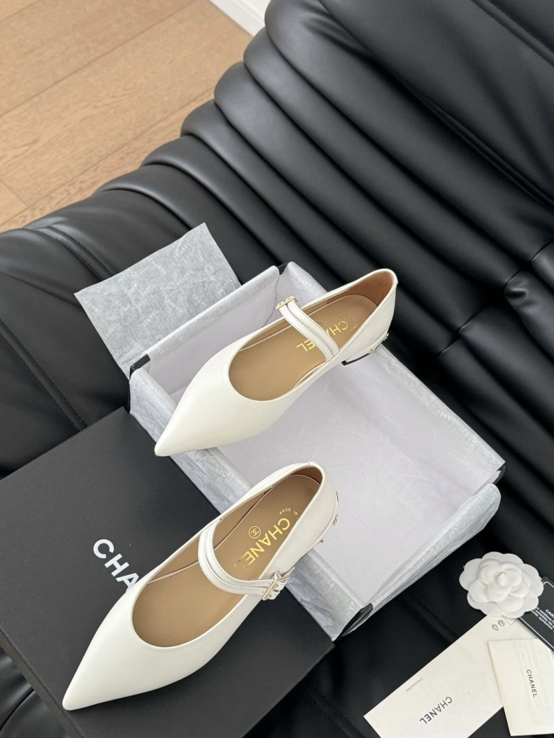 EyeCatching Chxnxl Flat Shoes 120999