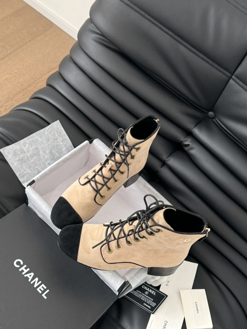 Bright Chxnxl Boots 121642