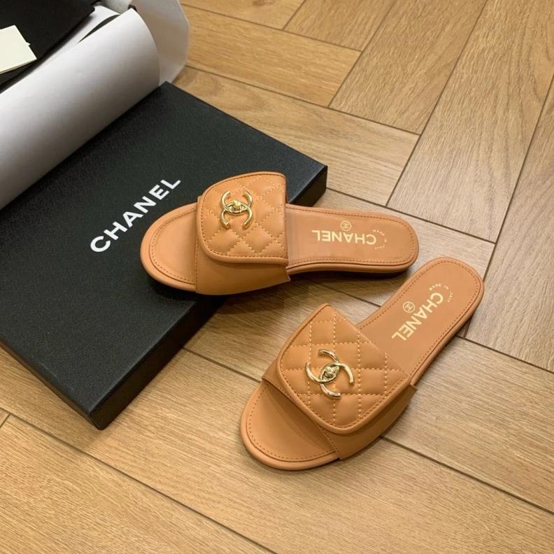 Classic Chxnxl Slippers 120172