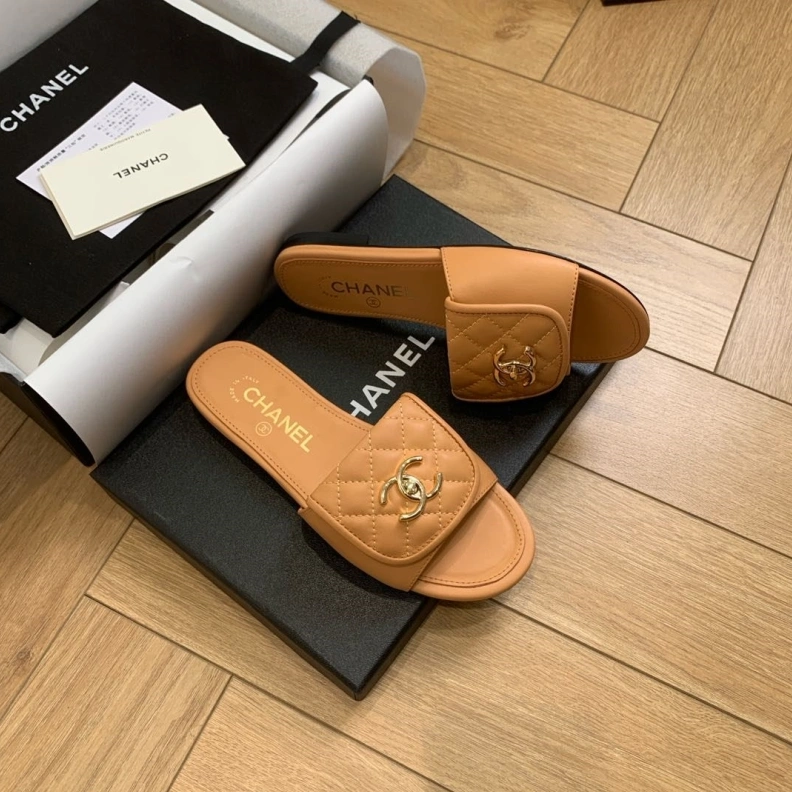 Classic Chxnxl Slippers 120172