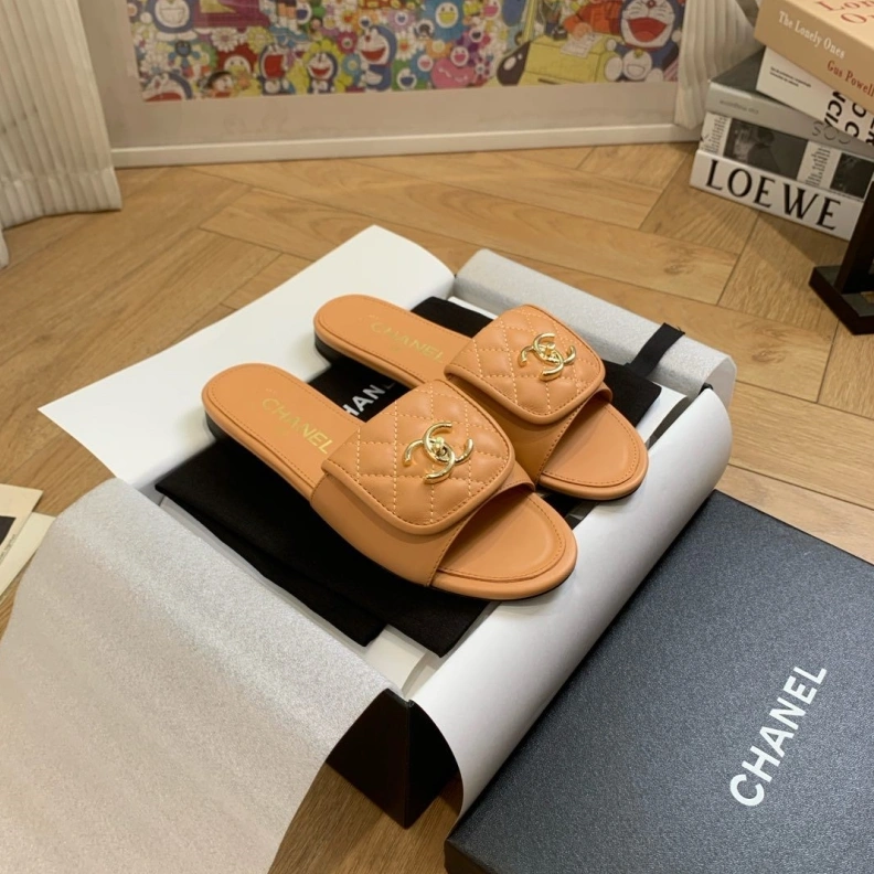 Classic Chxnxl Slippers 120172