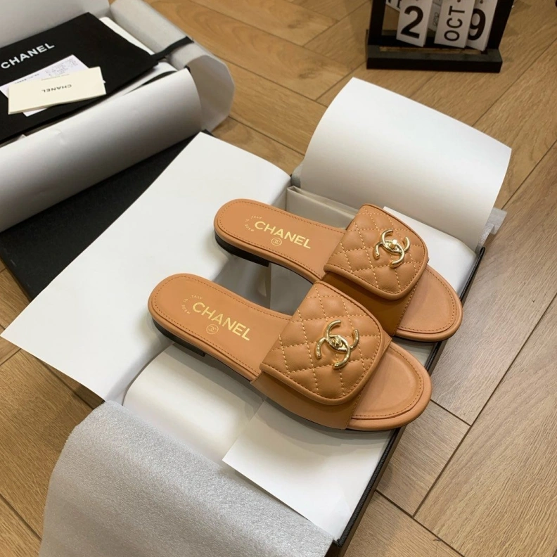 Classic Chxnxl Slippers 120172