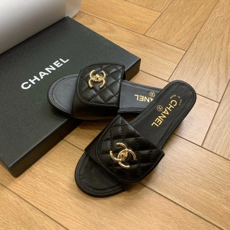 Resilient Chxnxl Slippers 120198