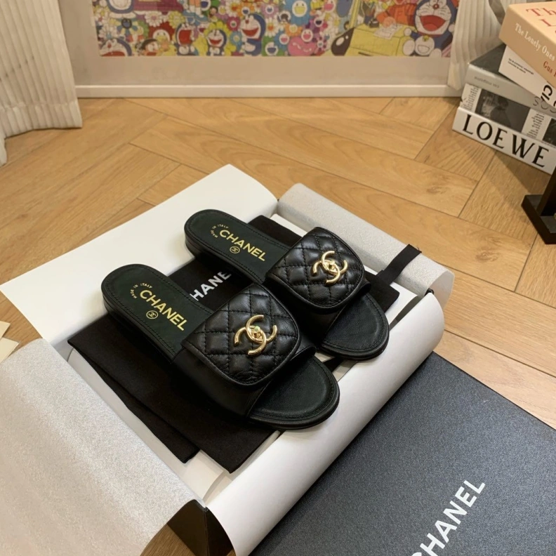 Resilient Chxnxl Slippers 120198