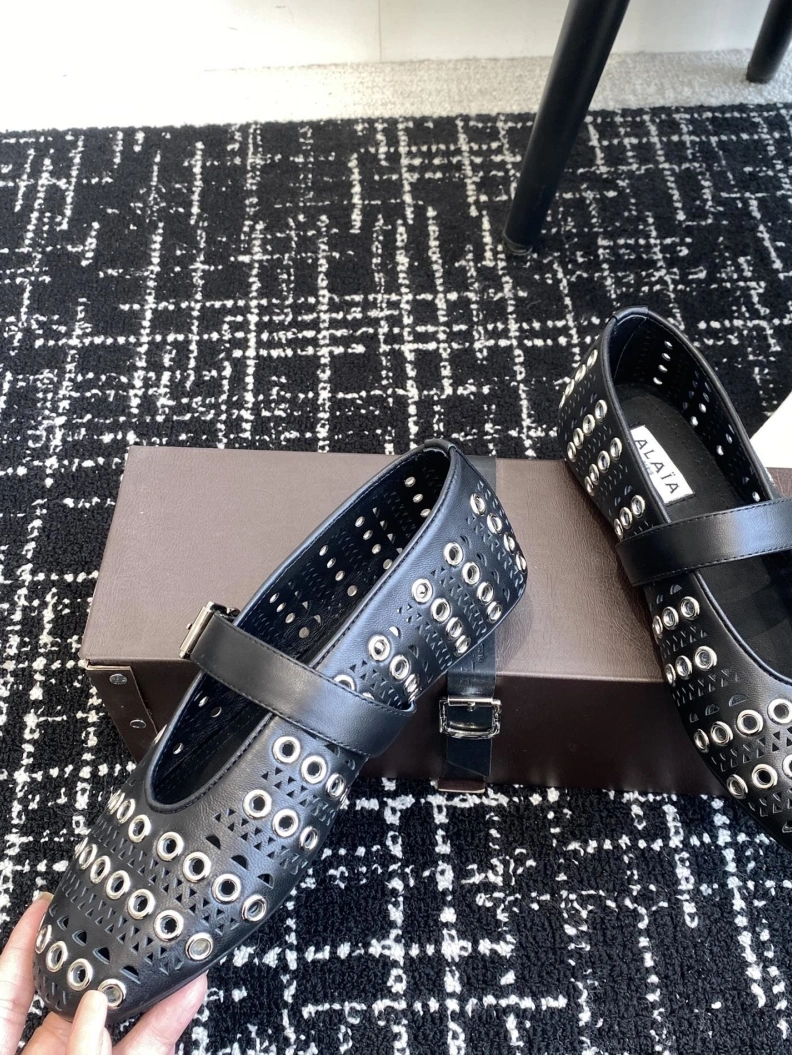 Unique Othxr flat shoes 212515