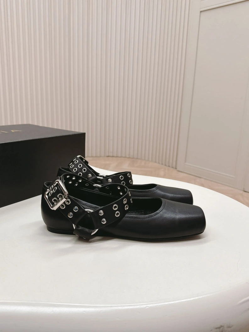 Cozy Othxr flat shoes 212510