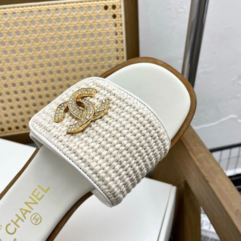 Lightweight Chxnxl Slippers 120196