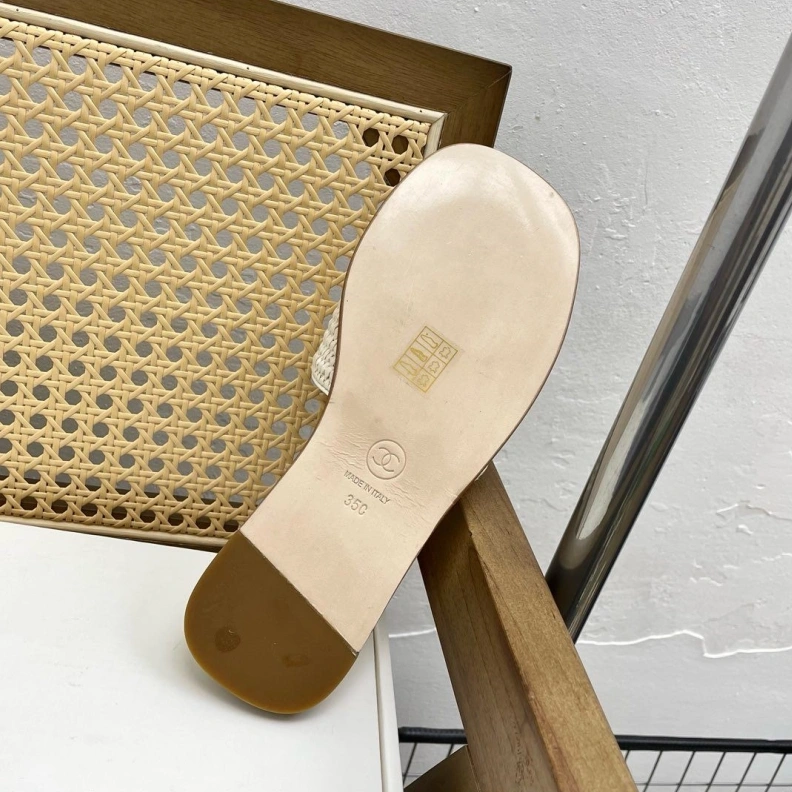 Lightweight Chxnxl Slippers 120196