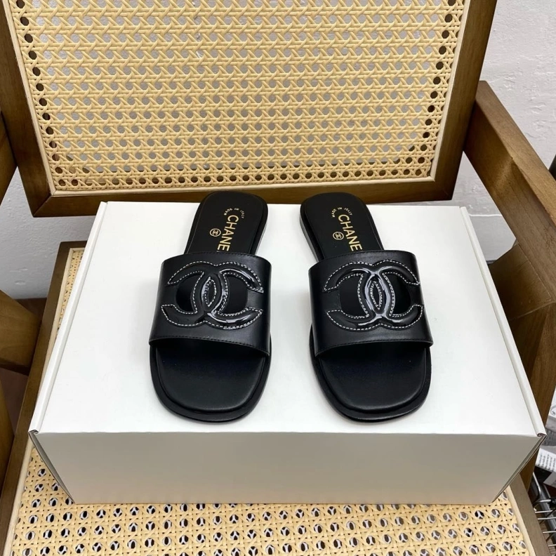 EasyMatch Chxnxl Slippers 120164