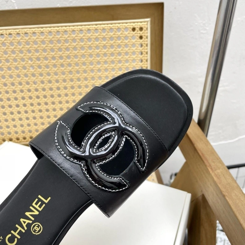 EasyMatch Chxnxl Slippers 120164