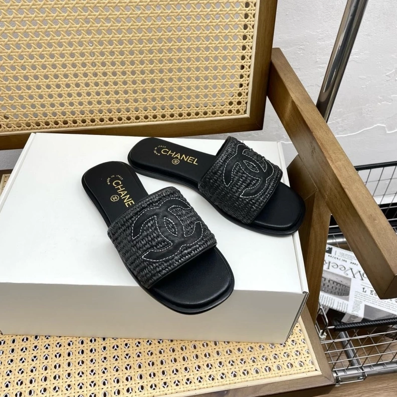 EasyMatch Chxnxl Slippers 120160