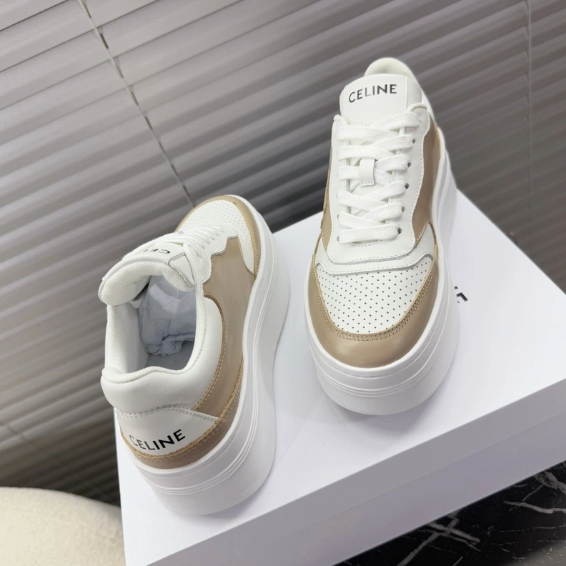 Versatile Cxlxne Sneakers 116134