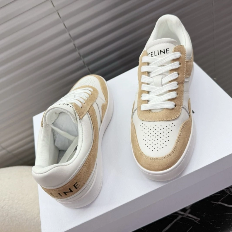 Versatile Cxlxne Sneakers 116133