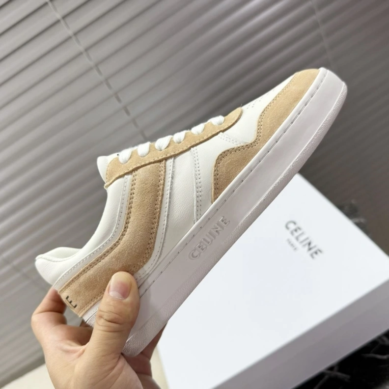 Versatile Cxlxne Sneakers 116133