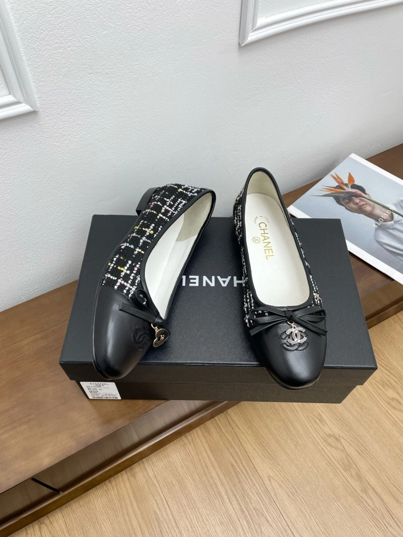 Flexible Chxnxl Flat Shoes 120993