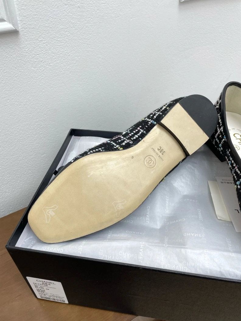 Flexible Chxnxl Flat Shoes 120993