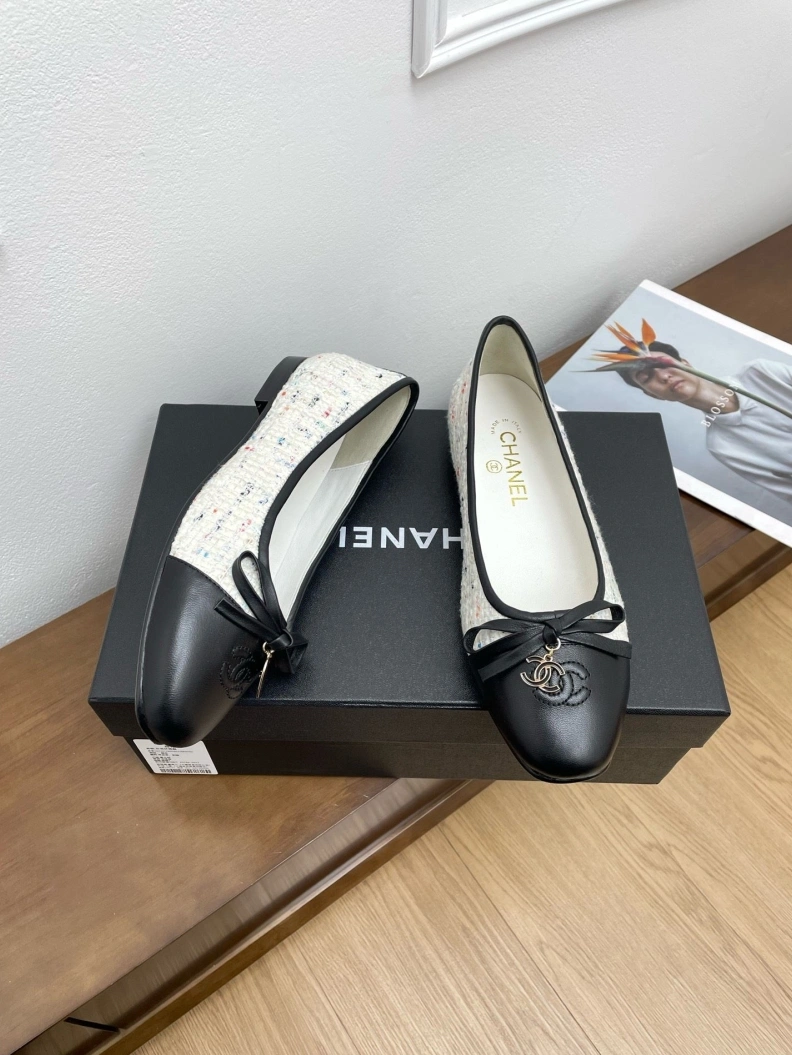 Sleek Chxnxl Flat Shoes 120996