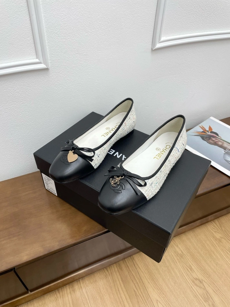 Sleek Chxnxl Flat Shoes 120996