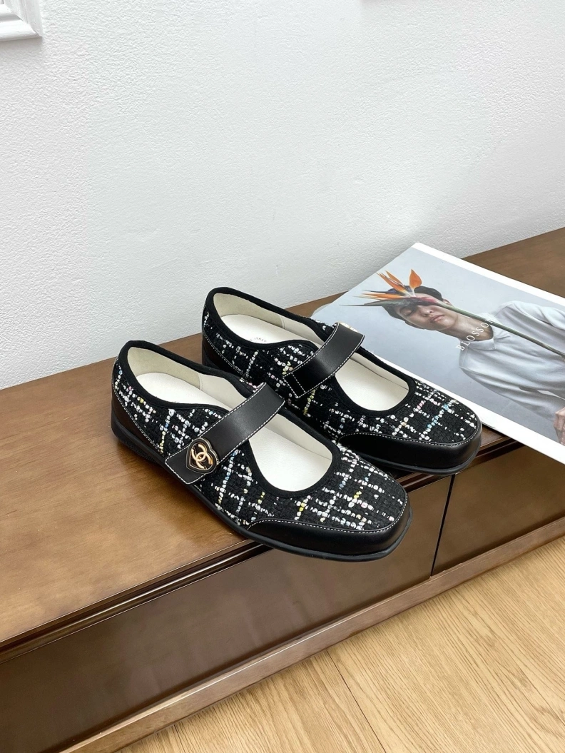 Timeless Chxnxl Flat Shoes 120992