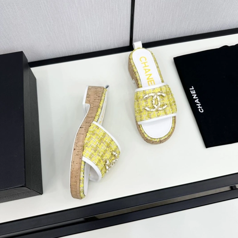 Breathable Chxnxl Slippers 120133