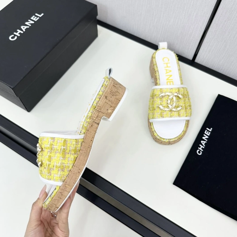 Breathable Chxnxl Slippers 120133