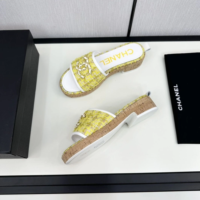 Breathable Chxnxl Slippers 120133