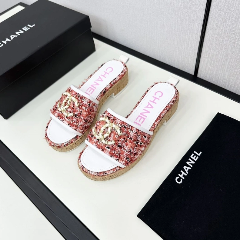 Bold Chxnxl Slippers 120132
