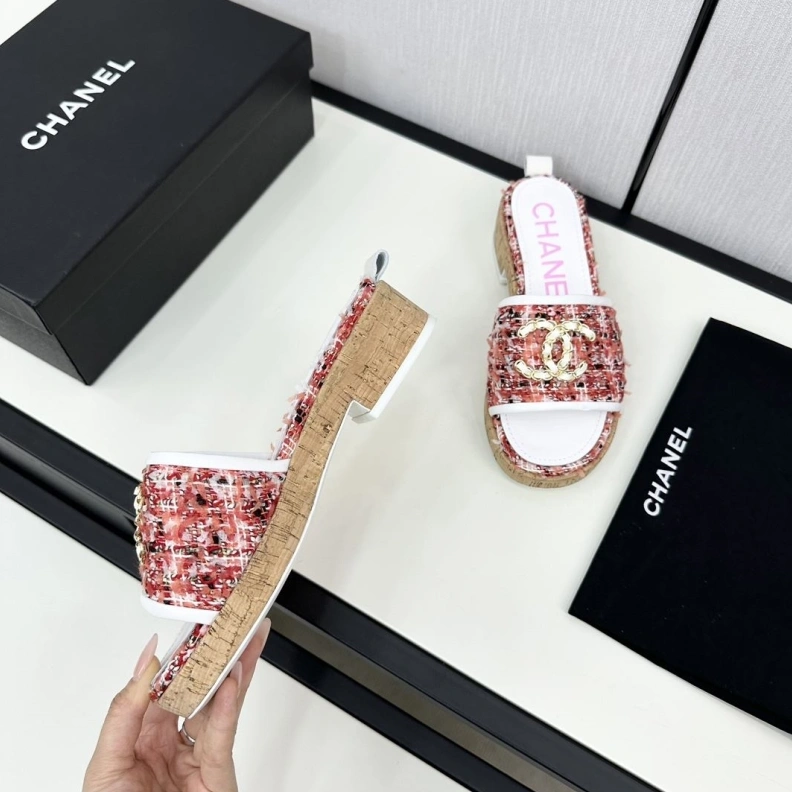 Bold Chxnxl Slippers 120132