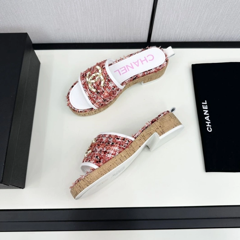 Bold Chxnxl Slippers 120132