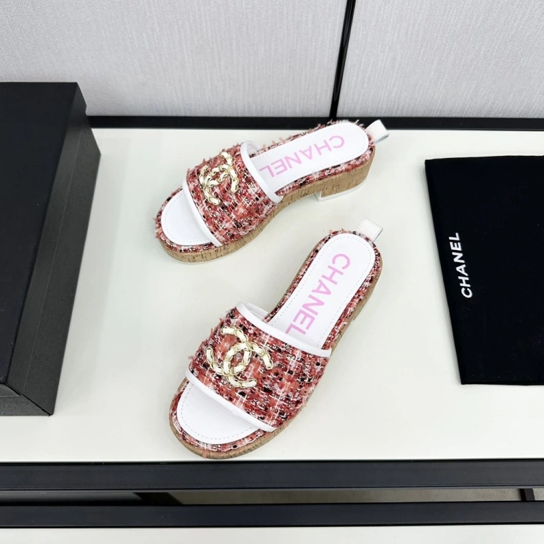Bold Chxnxl Slippers 120132