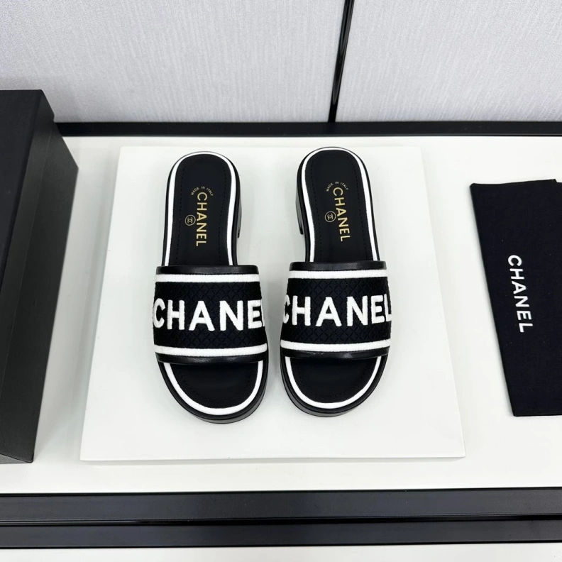 Sophisticated Chxnxl Slippers 120125