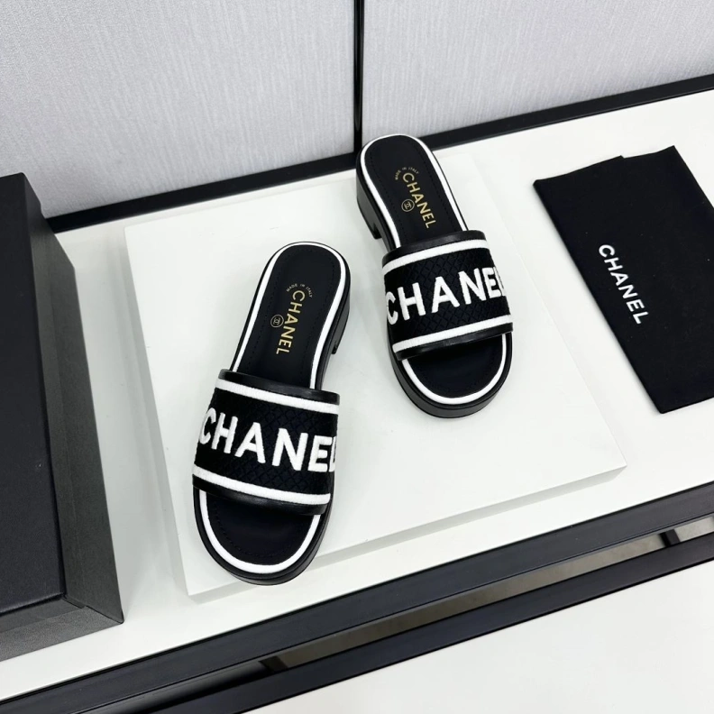 Sophisticated Chxnxl Slippers 120125
