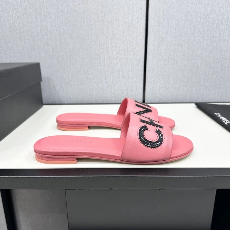Efficient Chxnxl Slippers 120122