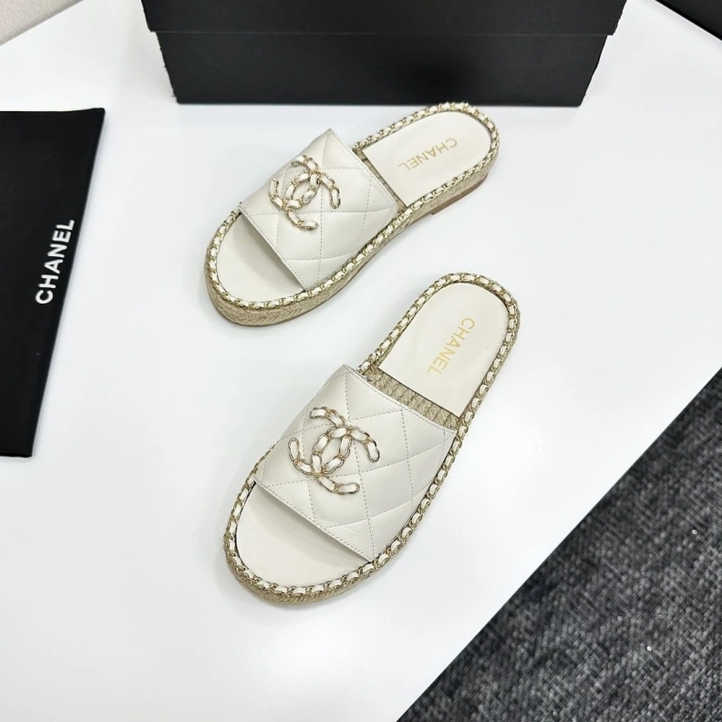 Affordable Chxnxl Slippers 120112