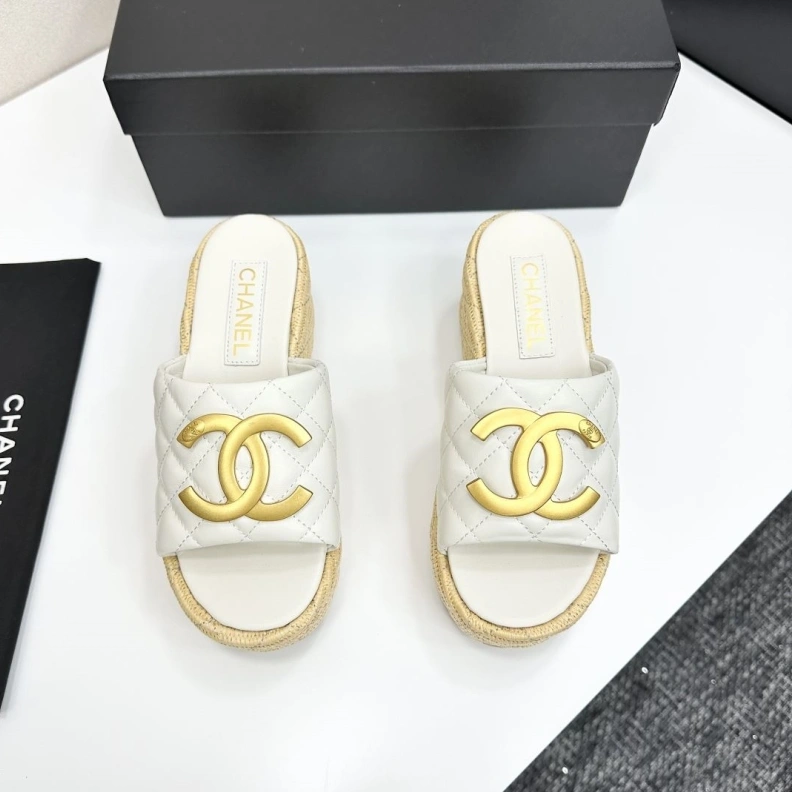 ModernLook Chxnxl Slippers 120109