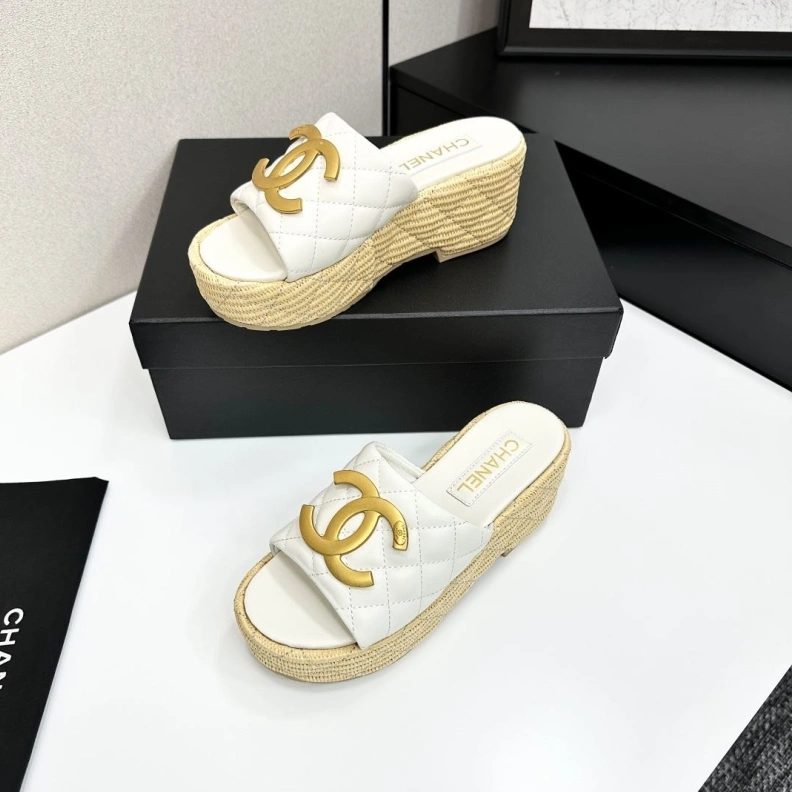 ModernLook Chxnxl Slippers 120109
