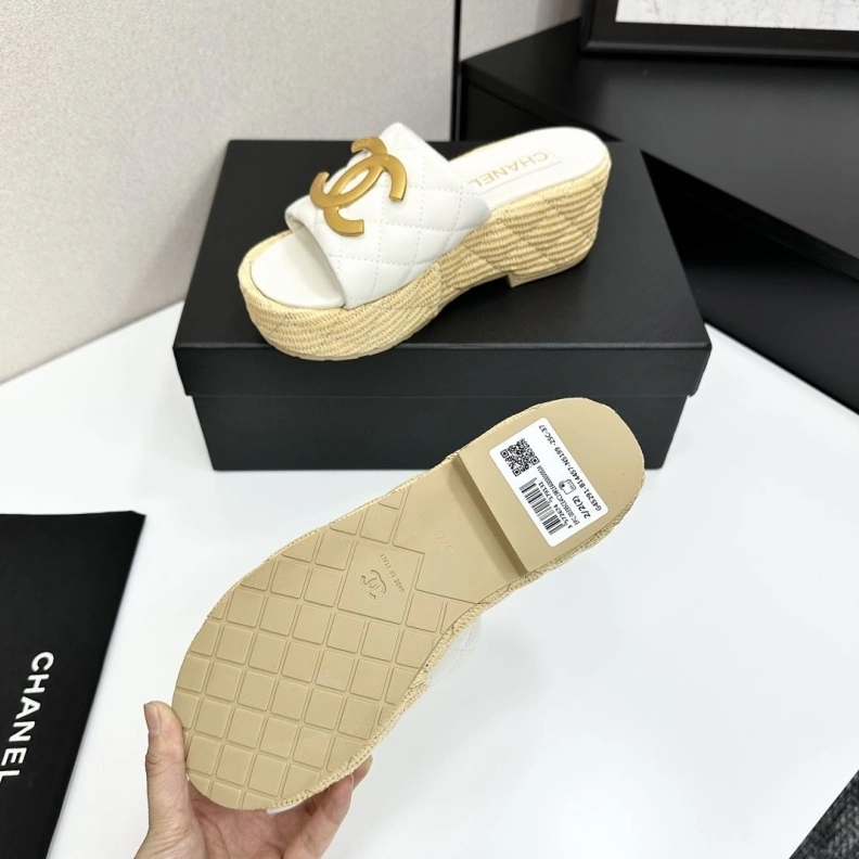 ModernLook Chxnxl Slippers 120109