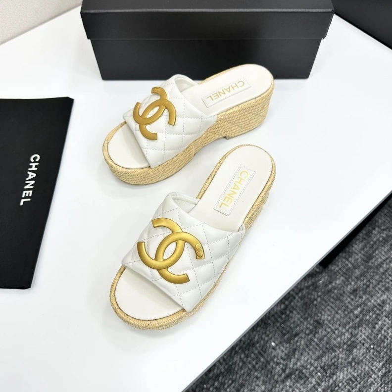 ModernLook Chxnxl Slippers 120109