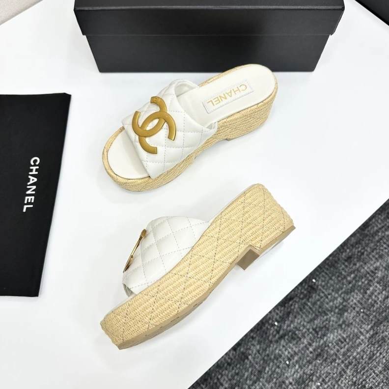 ModernLook Chxnxl Slippers 120109