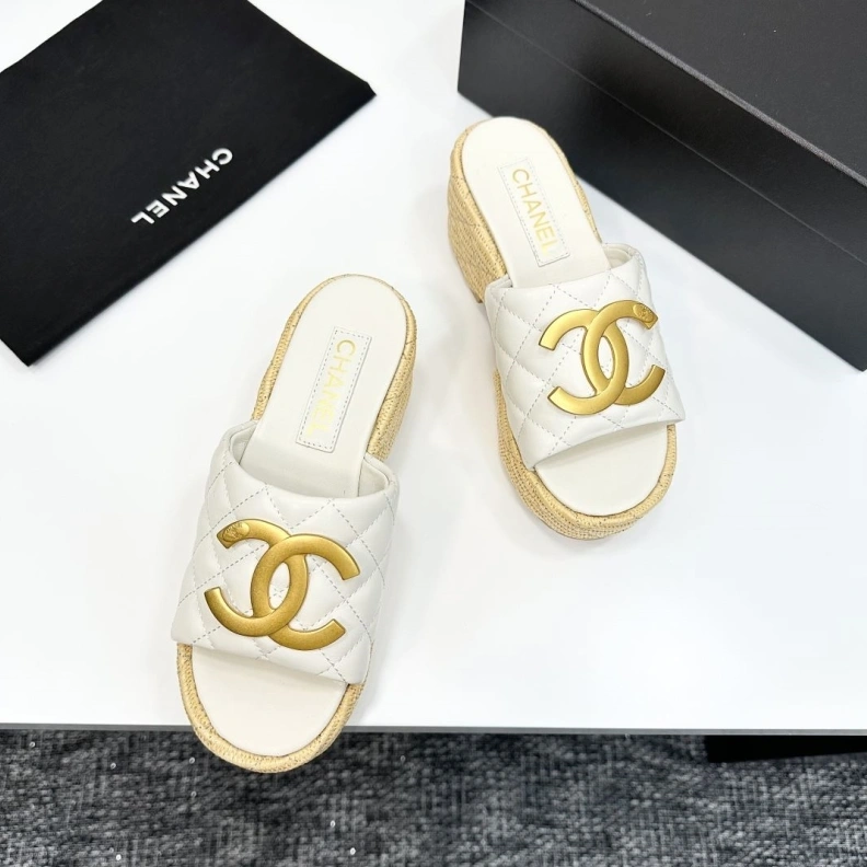 ModernLook Chxnxl Slippers 120109