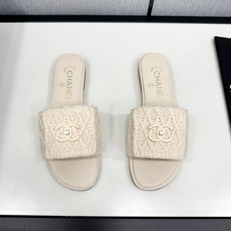 Chxnxl Slippers Refined 120101