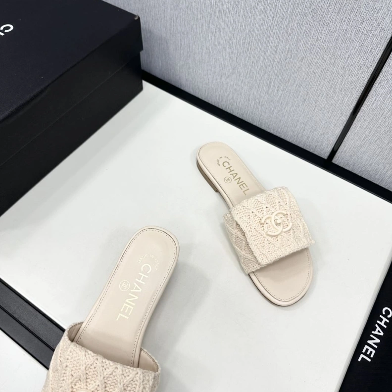 Chxnxl Slippers Refined 120101