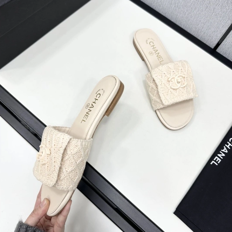 Chxnxl Slippers Refined 120101