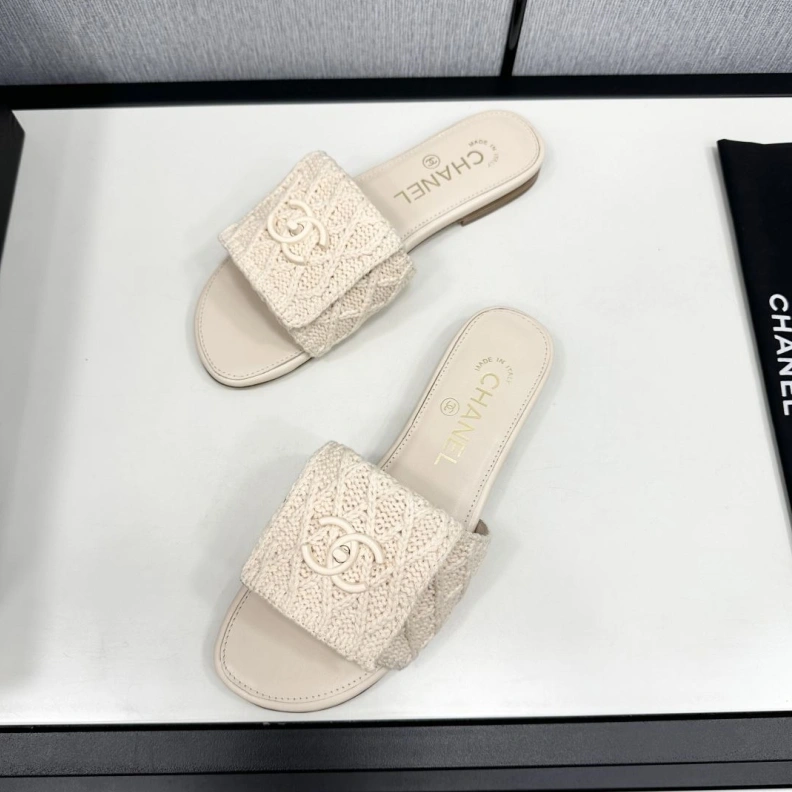 Chxnxl Slippers Refined 120101